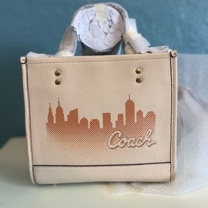 Coach X Jennifer Lopez New York Dempsey 22 Tote NWT